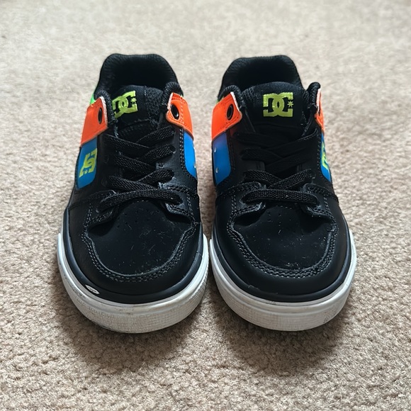10.5y DC sneakers - Picture 2 of 5